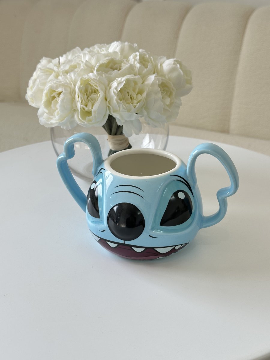 A distinctive, high-quality mug with an attractive 3D design. Practical, durable, and perfect for your everyday beverage.